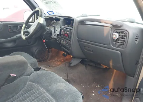 1998 Chevrolet Blazer z USA, uszkodzony, nr VIN 1GNCS13W9WK219573